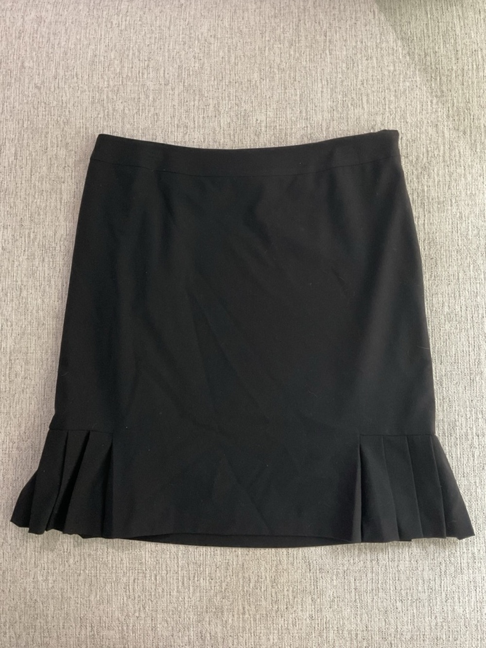 Tahari Black Mini Skirt with Pleated Hem